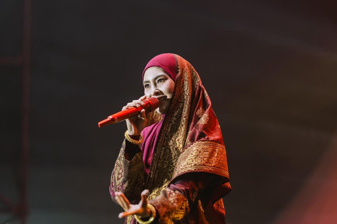 Wani Kayrie, Wany Hasrita dan Asmidar Bersinar di Pentas Utama Cultural Night
