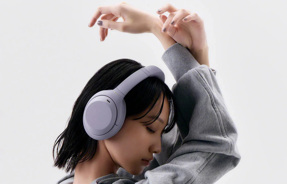 Sony WH-1000XM4C vs WH-CH730N: chọn tai nghe chống ồn giá mềm cho người đi làm