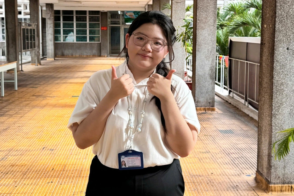 Học bổng khủng cho tân sinh viên: Phần thưởng hay cuộc đua?