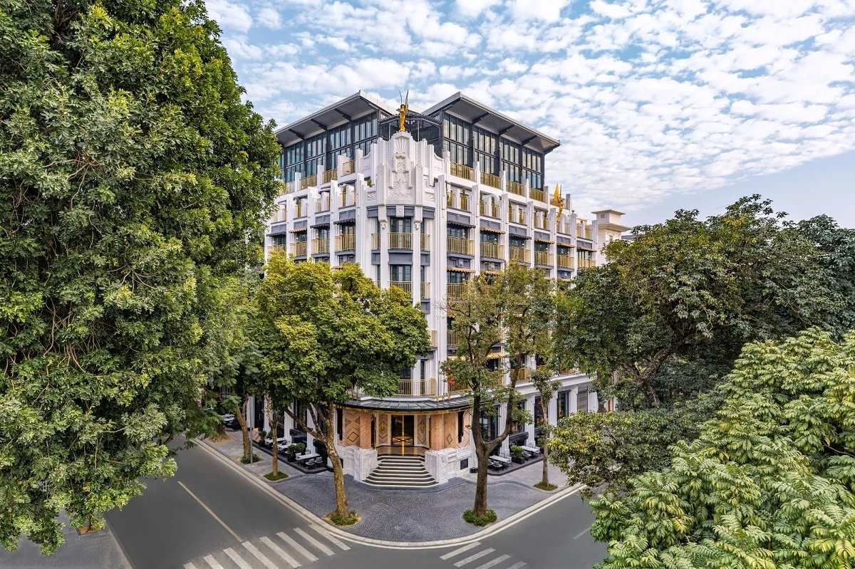 Capella Hanoi lọt Top 100 khách sạn tốt nhất thế giới: độc bản kiến trúc và kỷ vật sân khấu