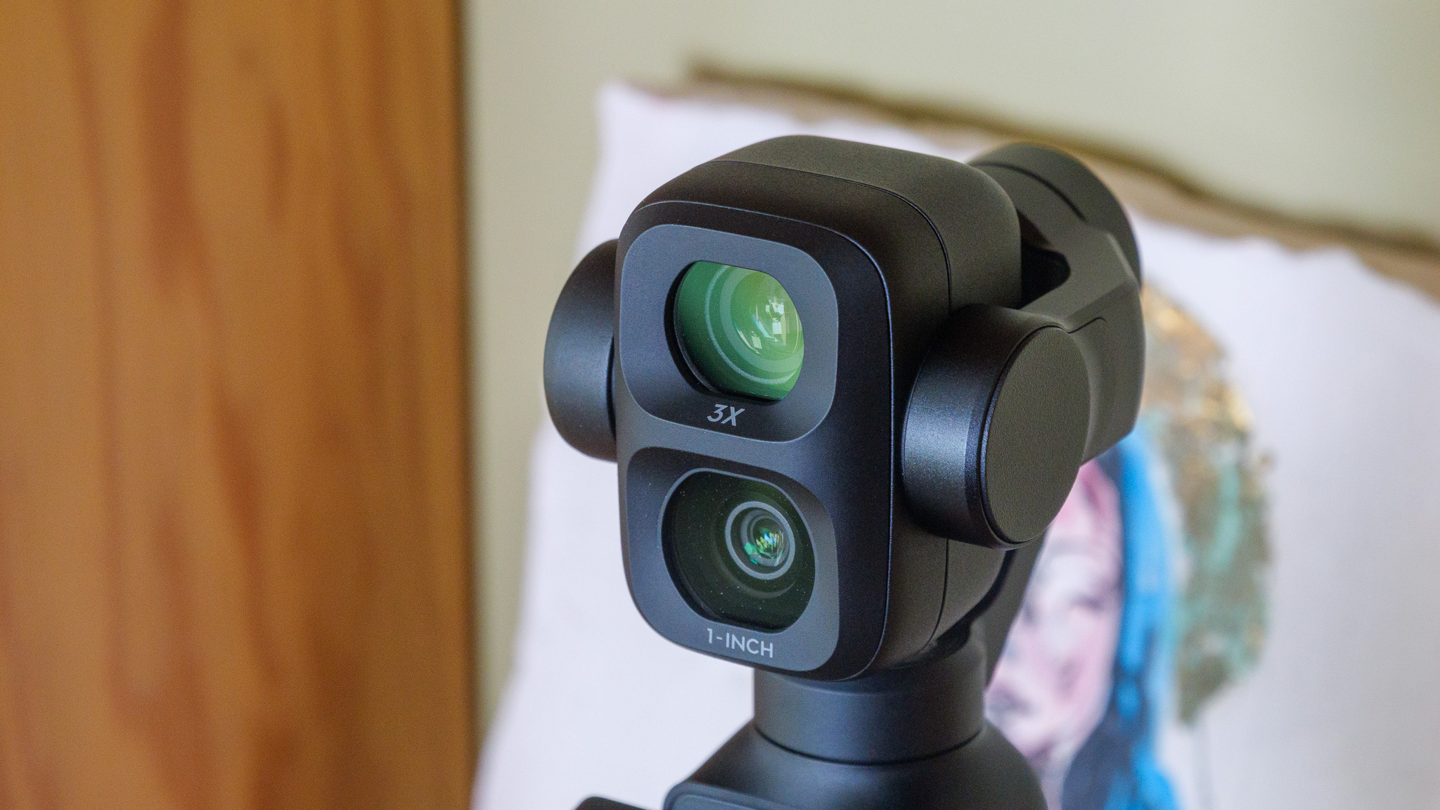 Máy Quay Vlogging Tốt Nhất: Chọn GoPro, DJI Hay Insta360 Cho YouTube TikTok