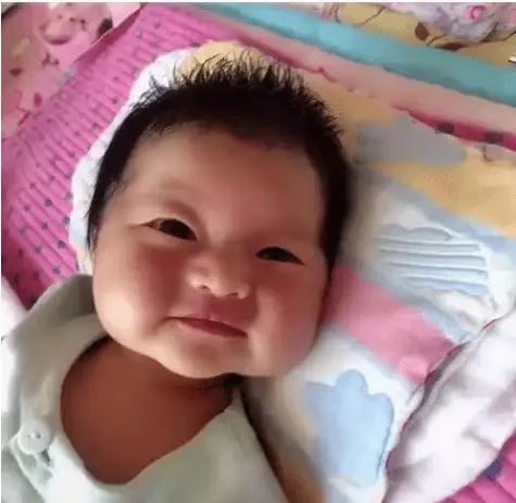 Tiếng khóc đầu tiên của bé: tín hiệu vàng cha mẹ cần hiểu đúng