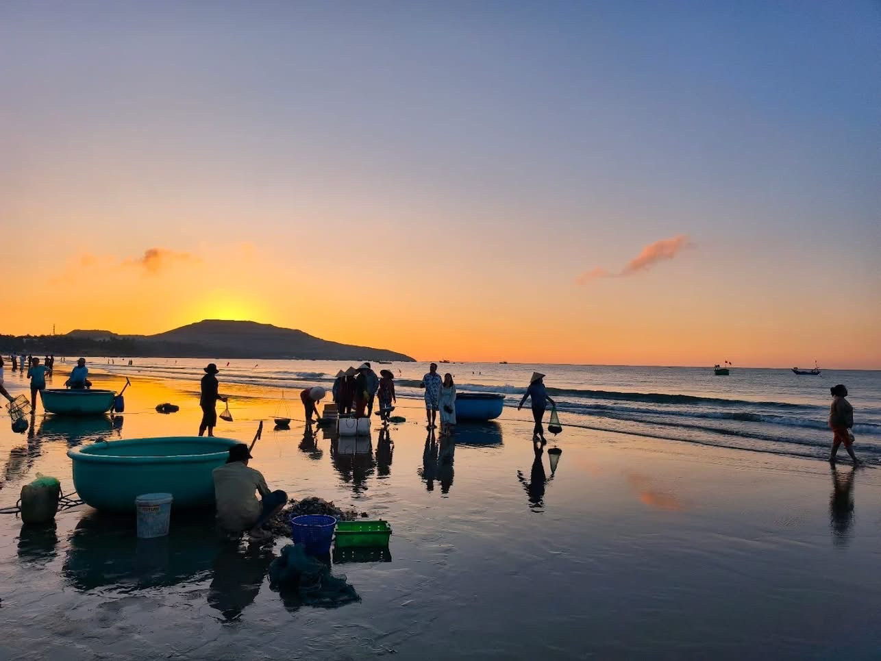 Khám phá làng chài du lịch với ngân sách tiết kiệm