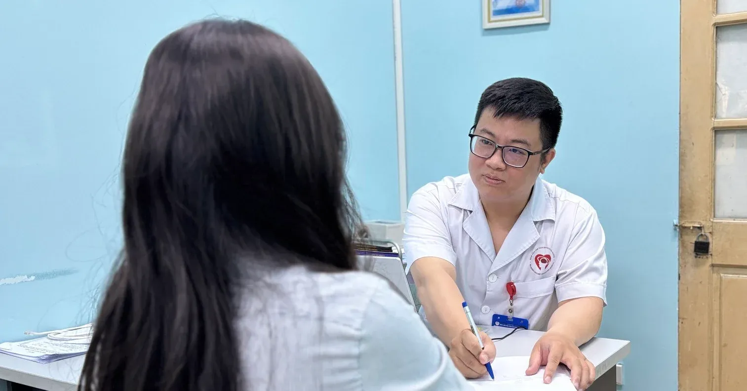 Từ xem video ngắn 10 giờ mỗi ngày đến nhập viện tâm thần