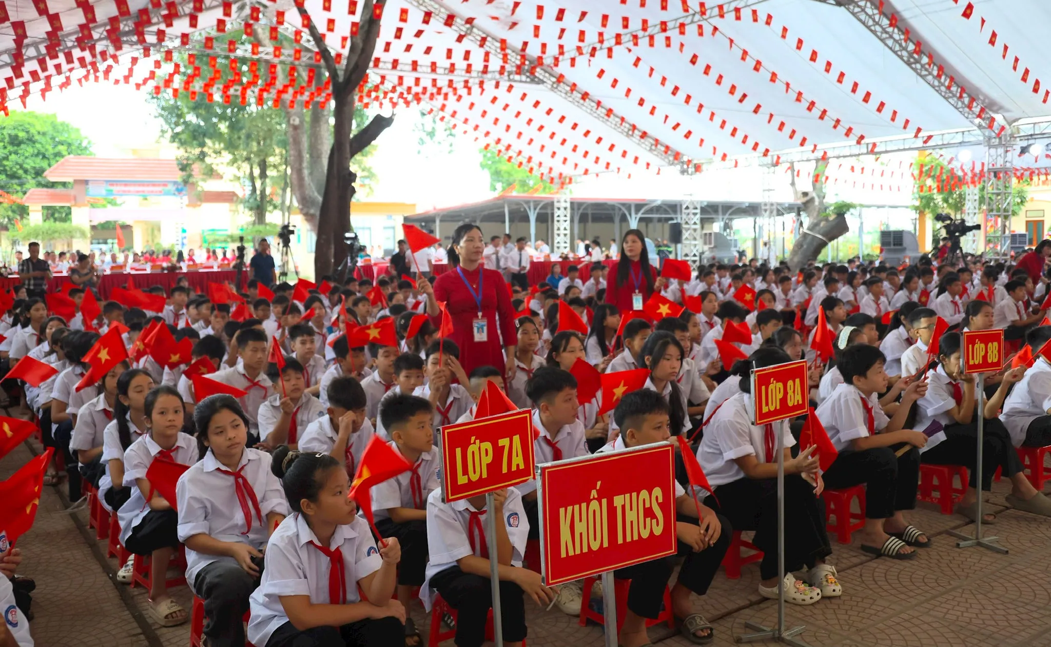 Xã đảo Minh Châu khánh thành trường liên cấp hoàn chỉnh