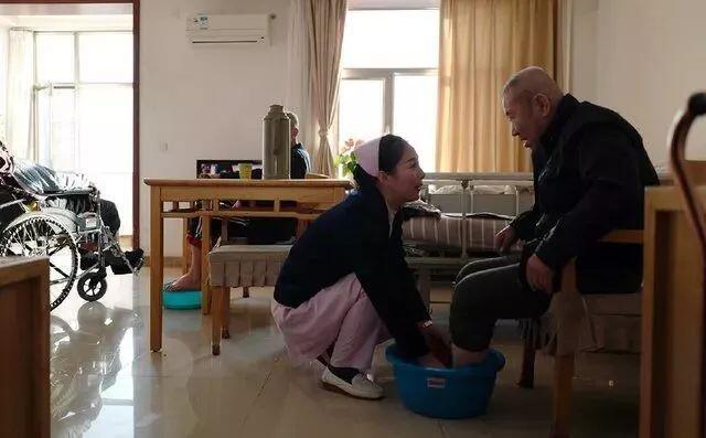 Tuổi già không cô đơn: Sống độc lập nhưng không một mình