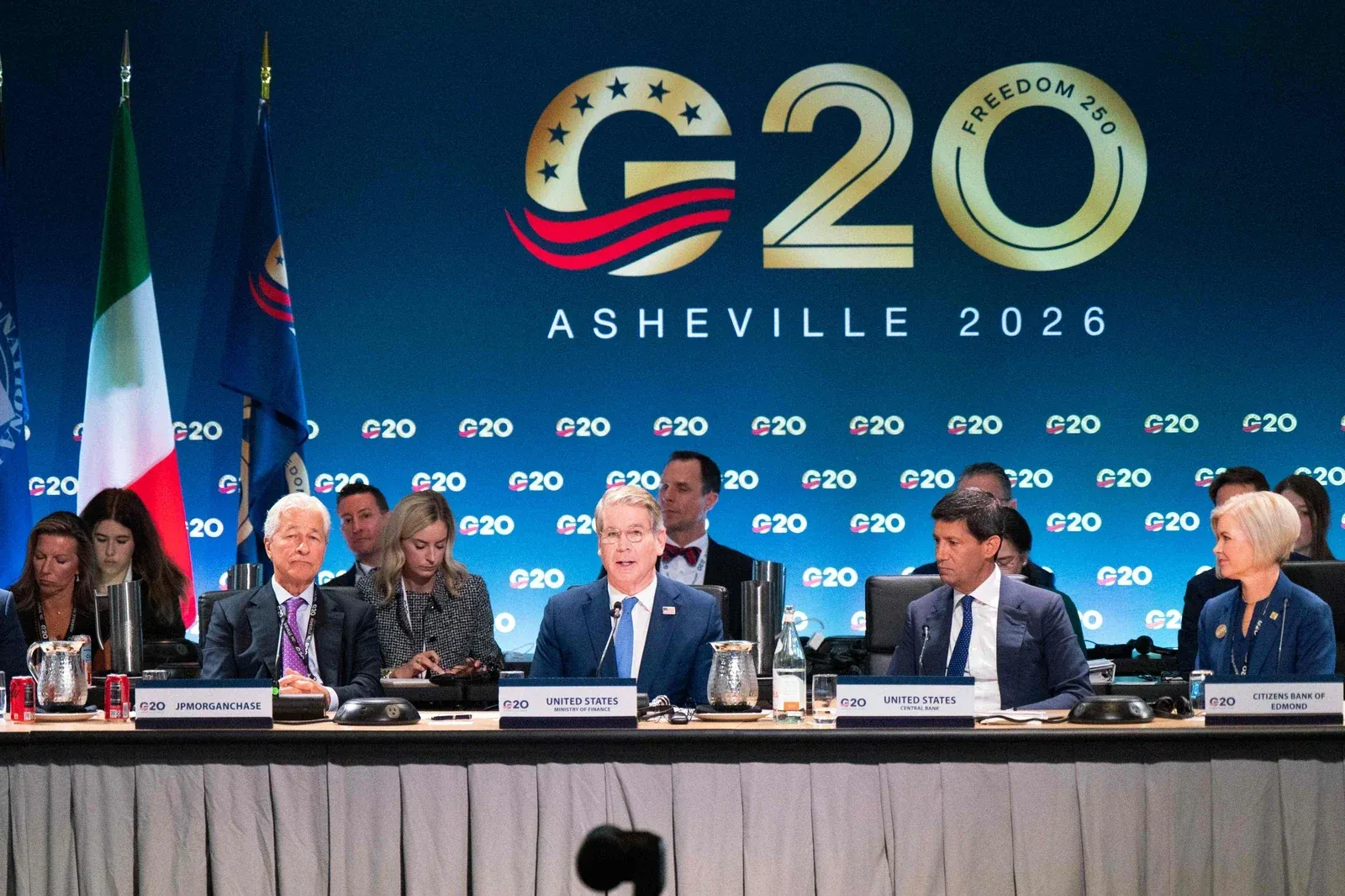 G20 rạn nứt vì hàng giá rẻ: Vì sao Trung Quốc đơn độc