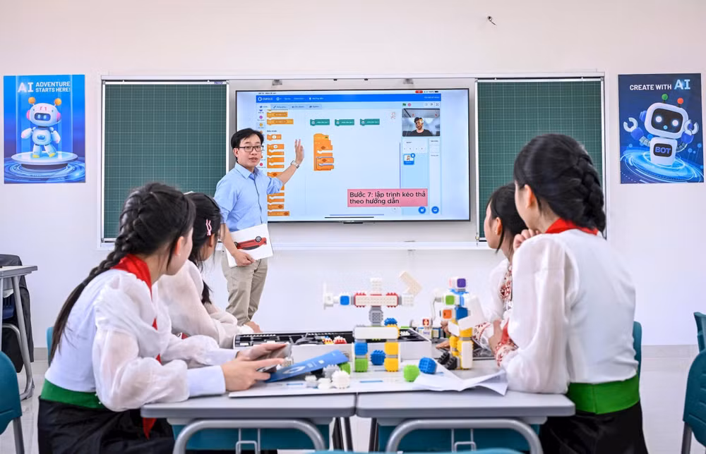 Luật Nhà giáo chính thức có hiệu lực: thay đổi vị thế người thầy