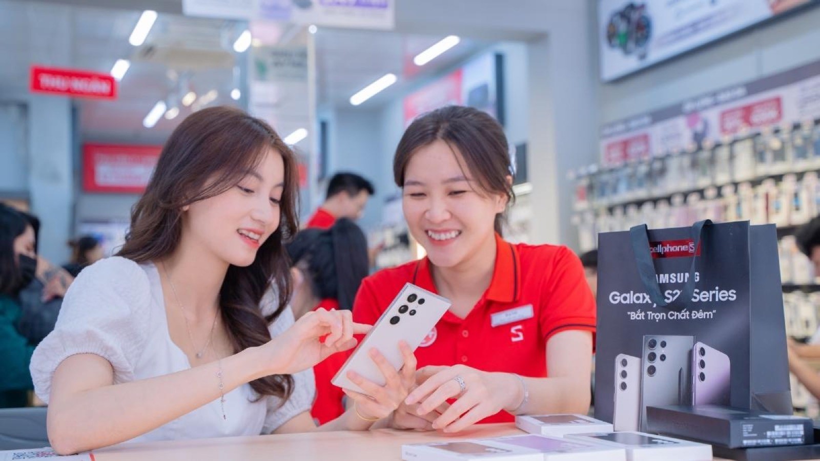 Galaxy S26 Ultra vs iPhone 16 Pro Max: so găng camera flagship