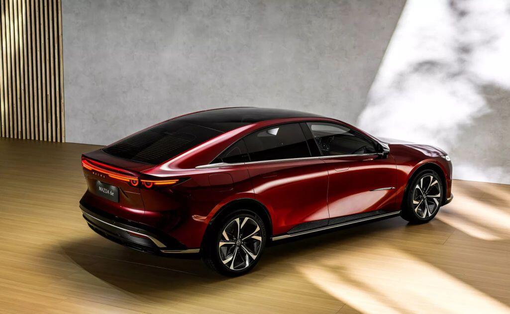 Mazda CX-5 thế hệ mới mild-hybrid: cơ hội hay áp lực trong phân khúc SUV cỡ trung?