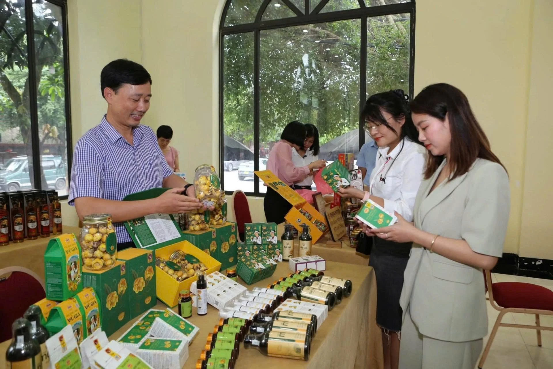 Từ di sản phi vật thể đến OCOP 5 sao: Lối đi mới của làng nghề