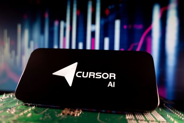 Cursor mất quyền truy cập mô hình OpenAI: Lập trình viên nên làm gì tiếp theo?