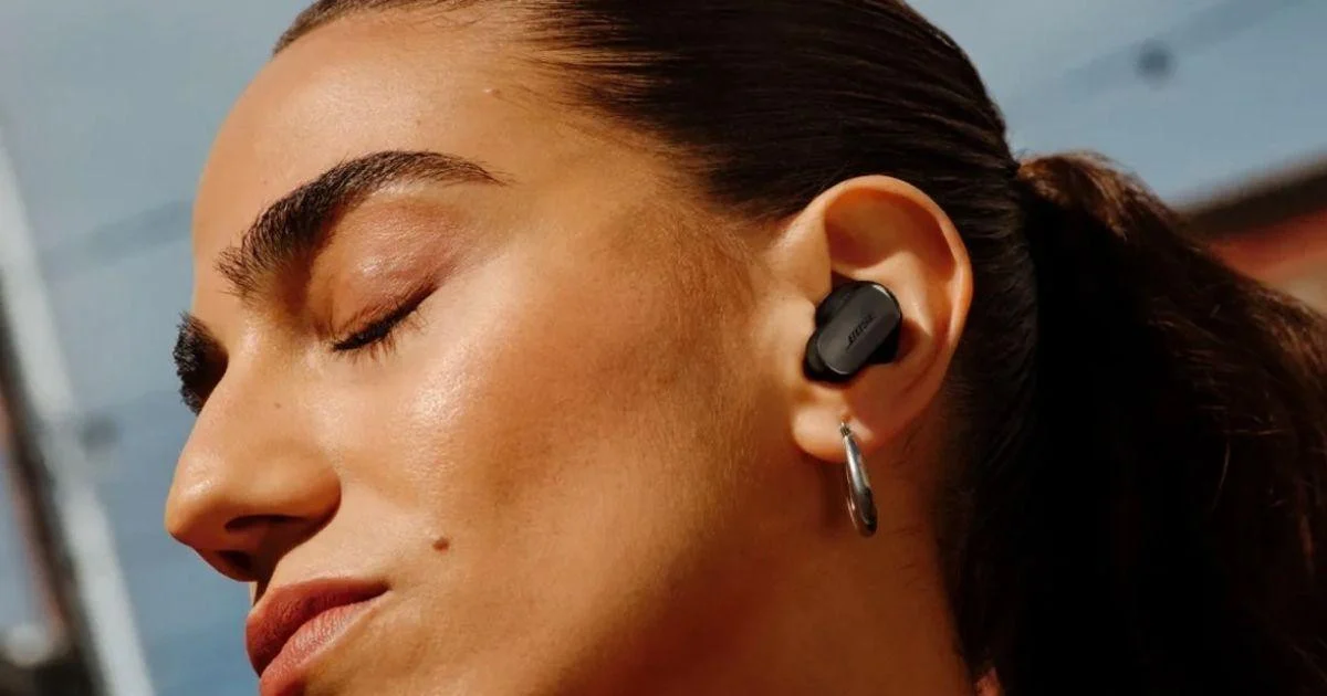 Tai nghe chống ồn sale Labor Day: chọn Sony, Bose hay Sennheiser?