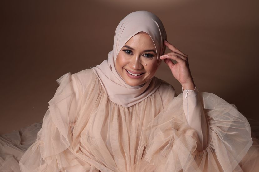 Bagaimana Putaran Radio Seberang Melancarkan Kerjaya Artis Sebelum Promosi Bermula