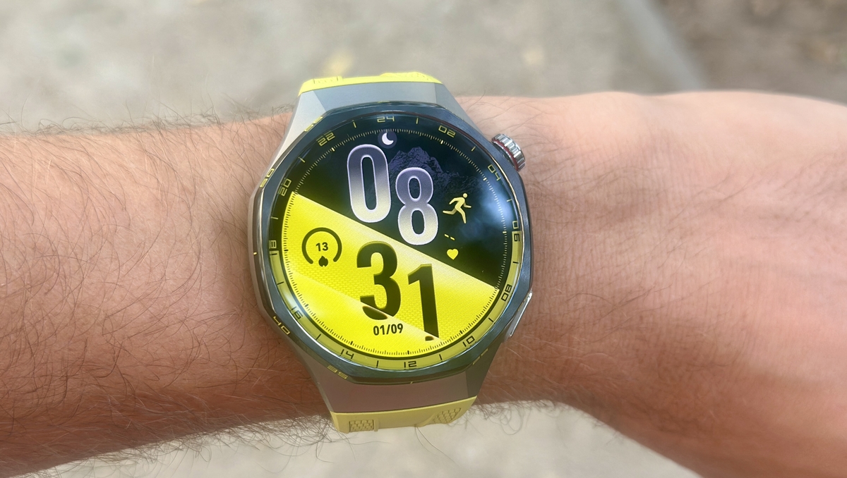 5 mẫu smartwatch giảm giá đáng chú ý cho người yêu thể thao