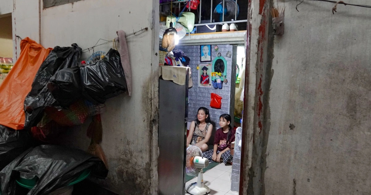 Công nhân, sinh viên về quê dịp 2/9: Chọn xe khách, tàu hay máy bay để đỡ “cháy” cả tháng lương?