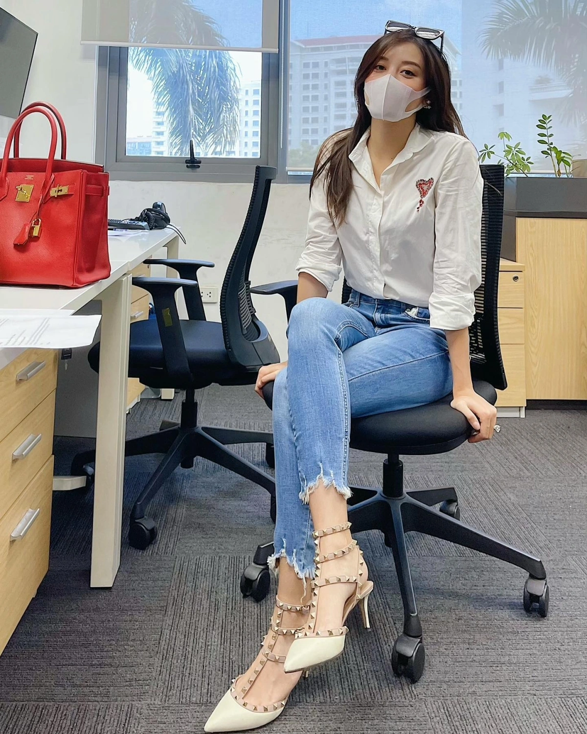 Từ Hermès đến Gucci vintage: phong cách túi xách của sao nữ