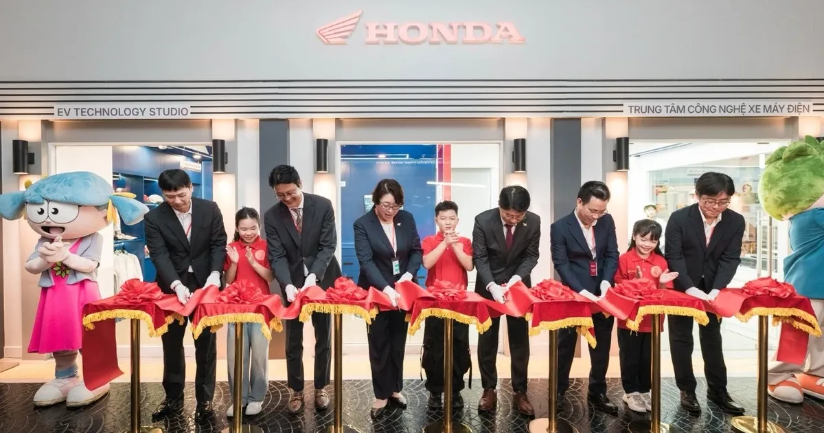 Học STEM qua sân chơi công nghệ xe điện Honda