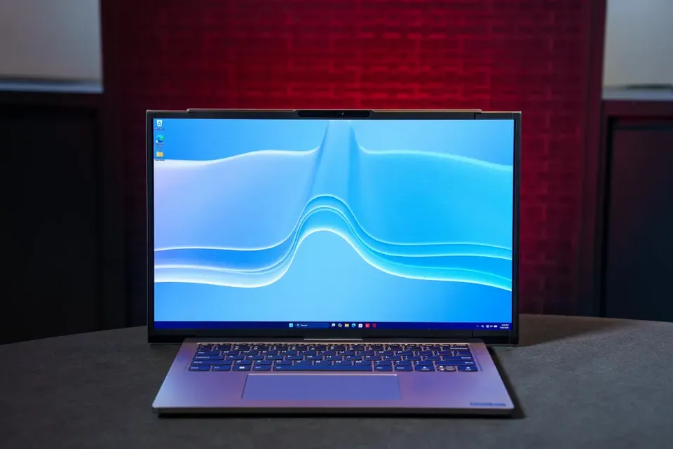 Lenovo Project Swan: laptop màn hình cuộn có đáng cho doanh nhân chờ đợi?