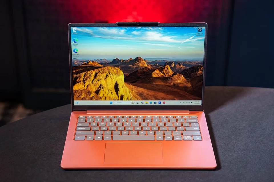 Lenovo IdeaPad Vibe vs MacBook Neo: chọn laptop nào đáng tiền hơn?