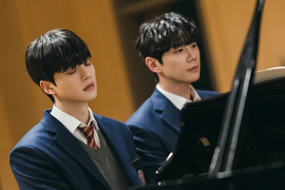 Song Kang và Lee Jun Young: Từ bạn diễn piano đến đối thủ cảm xúc trong Four Hands Two Sonatas