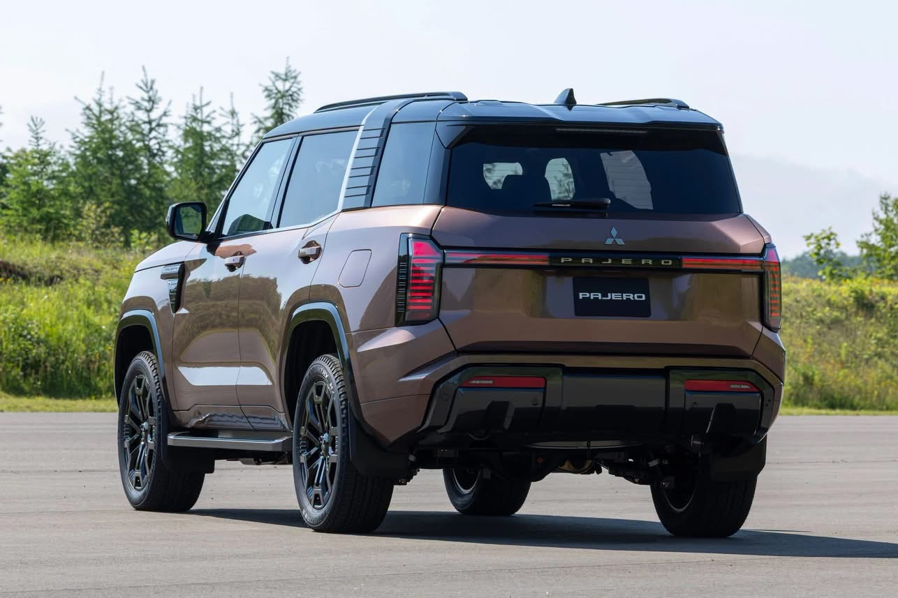 Mitsubishi Pajero trở lại: đe dọa Land Cruiser Prado hay Ford Everest?