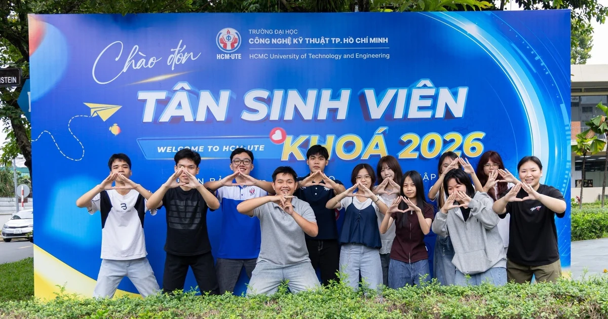 Học bổng điểm thi: Khi “thưởng nóng” trở thành vũ khí tuyển sinh
