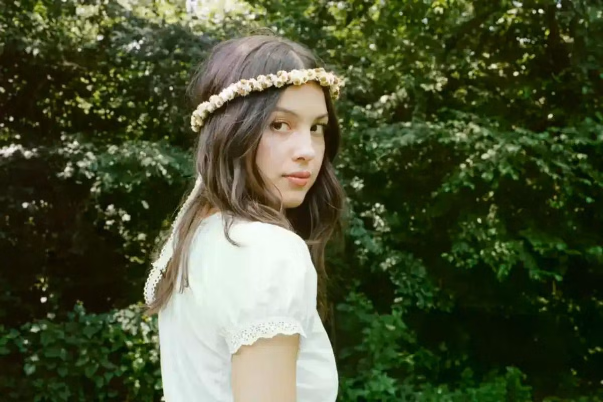 Daisy Chain Fields: khi âm nhạc pop đứng lên vì sức khỏe phụ nữ