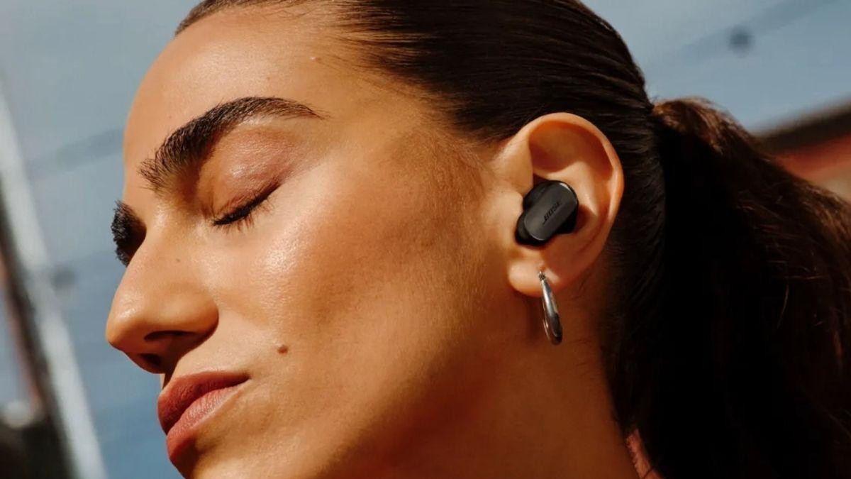 Tai nghe chống ồn sale Labor Day: chọn Sony, Bose hay Sennheiser?
