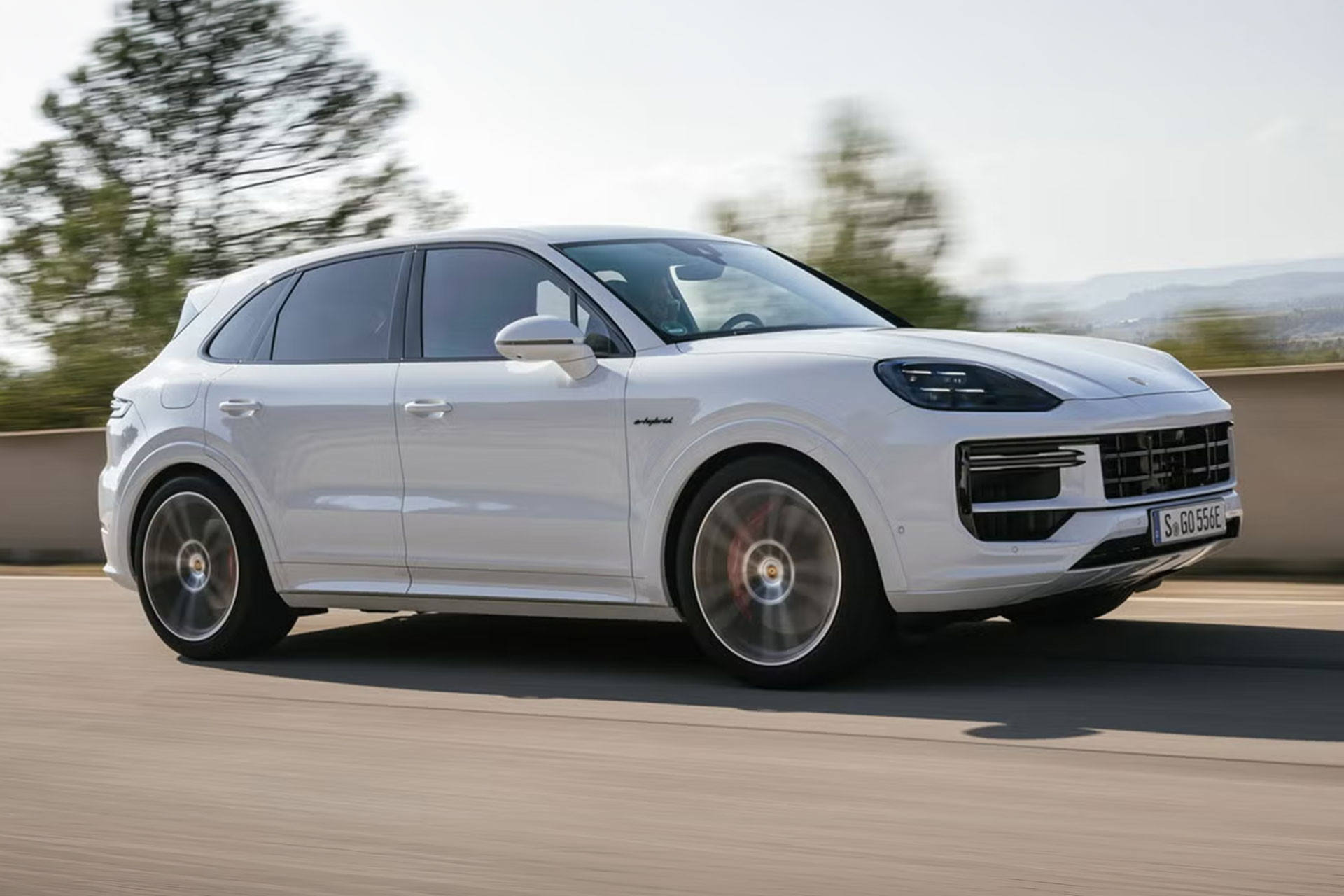 Range Rover Sport PHEV so tài Cayenne E-Hybrid và Volvo XC90 Plug-in