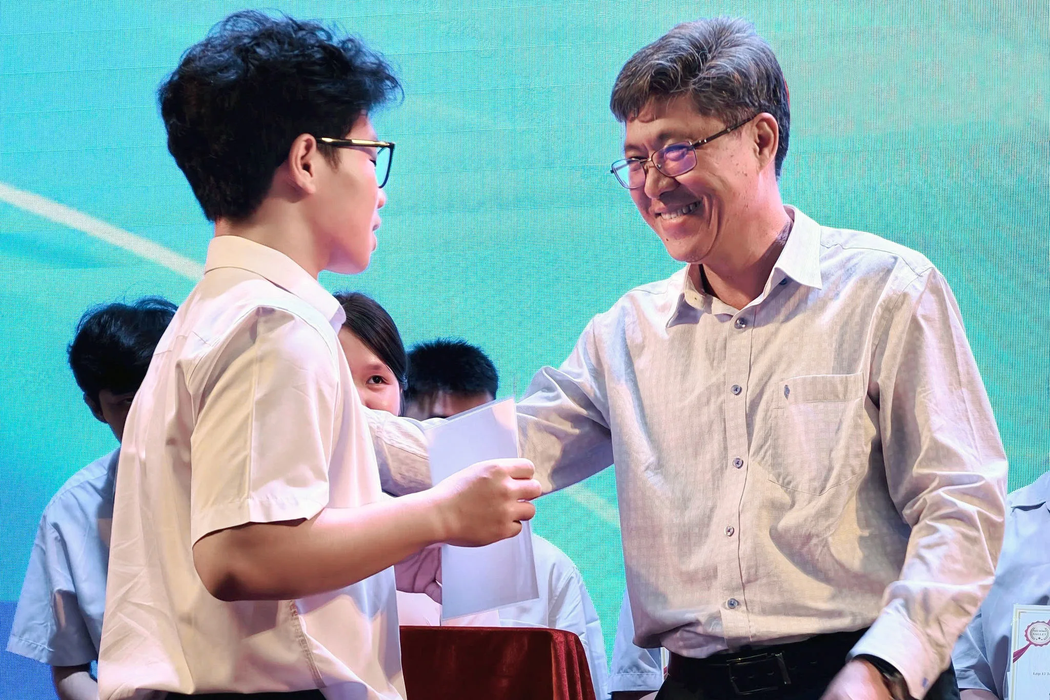 Hơn 2,7 tỷ đồng học bổng Vallet: cơ hội nào cho học sinh, sinh viên?