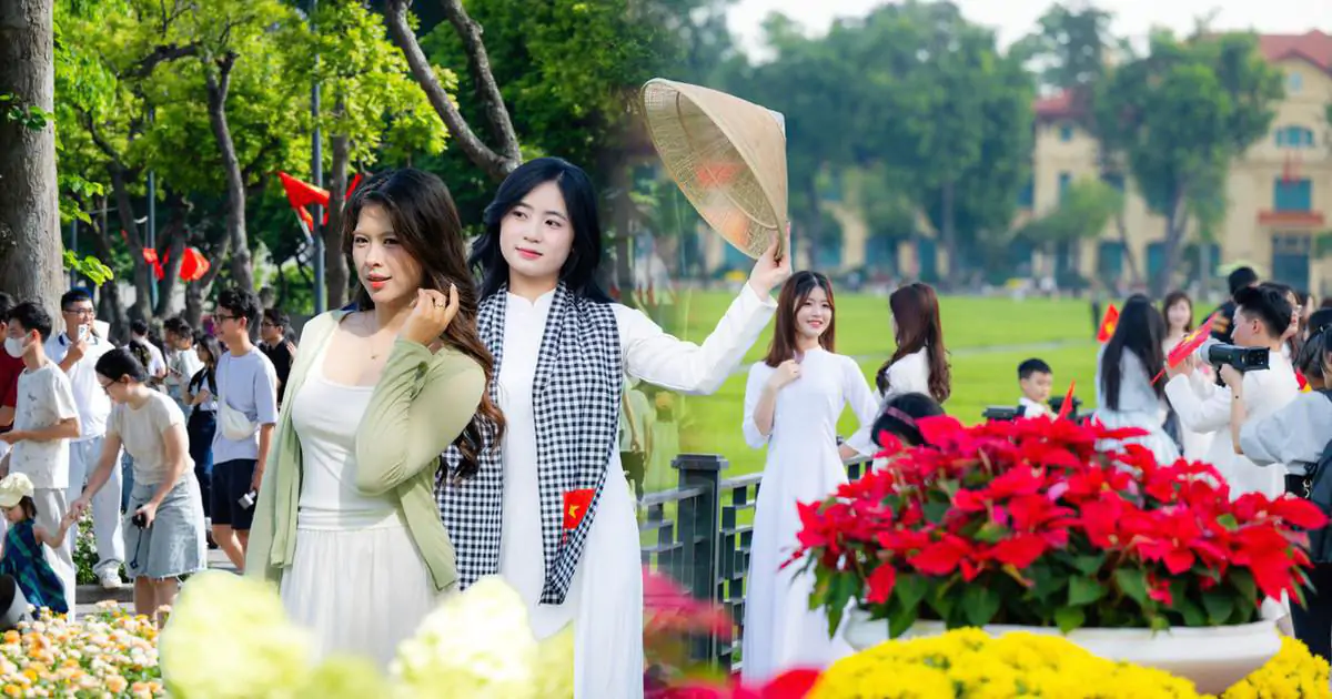 Áo dài và cờ đỏ sao vàng: thời trang yêu nước ngày Quốc khánh