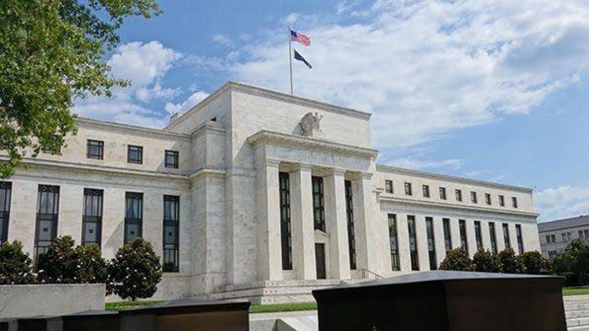 PCE tăng 3,7% và bài toán lãi suất khó của Fed