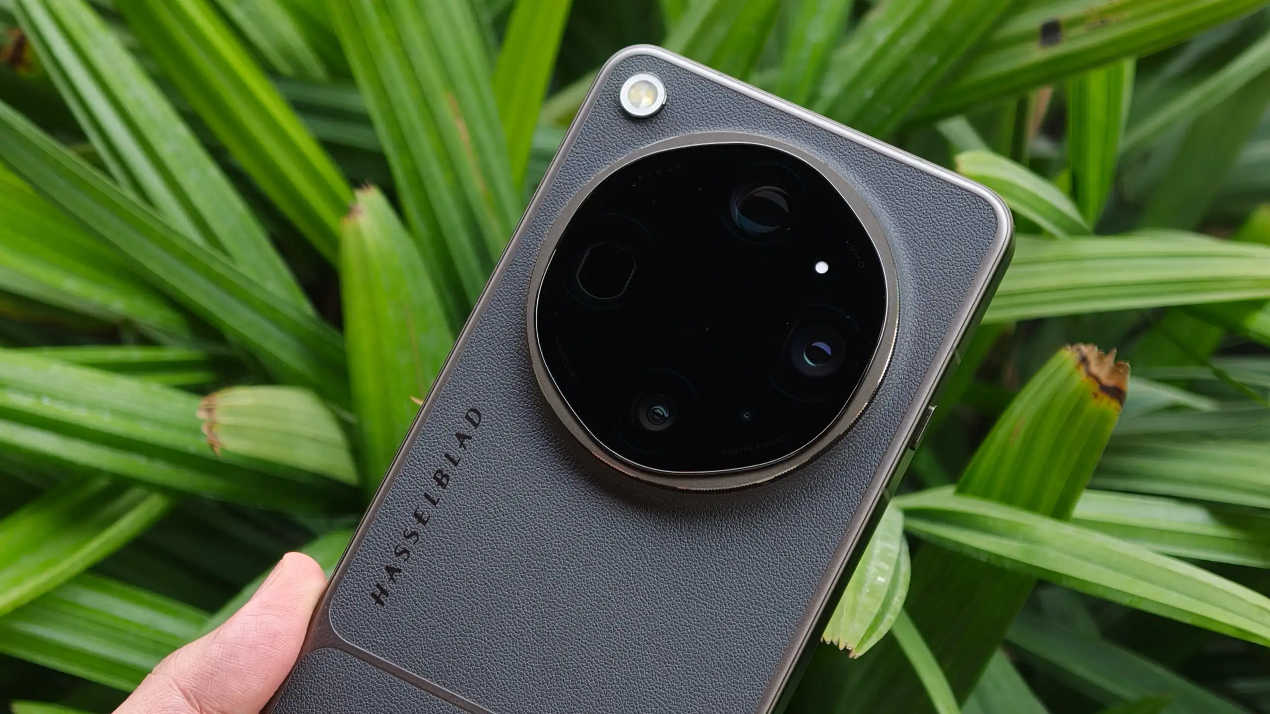OPPO Find X10 Pro Max và ba camera 200MP: cách mạng hay chiêu trò?