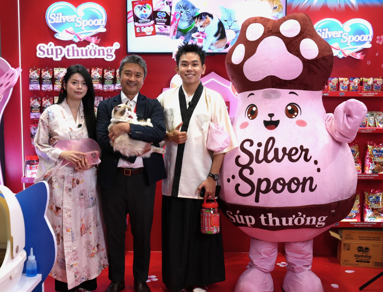 Silver Spoon ra mắt 4 dòng súp thưởng chuyên biệt cho sức khỏe mèo