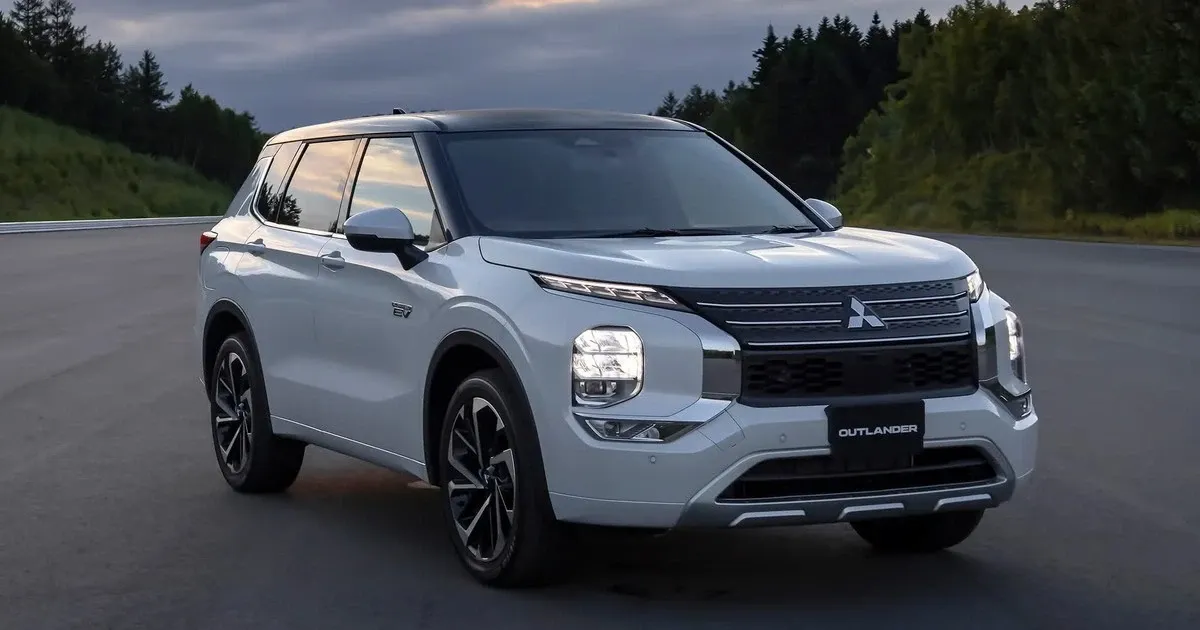 Mitsubishi Outlander thế hệ mới: Hybrid, công nghệ và cuộc đấu SUV cỡ C