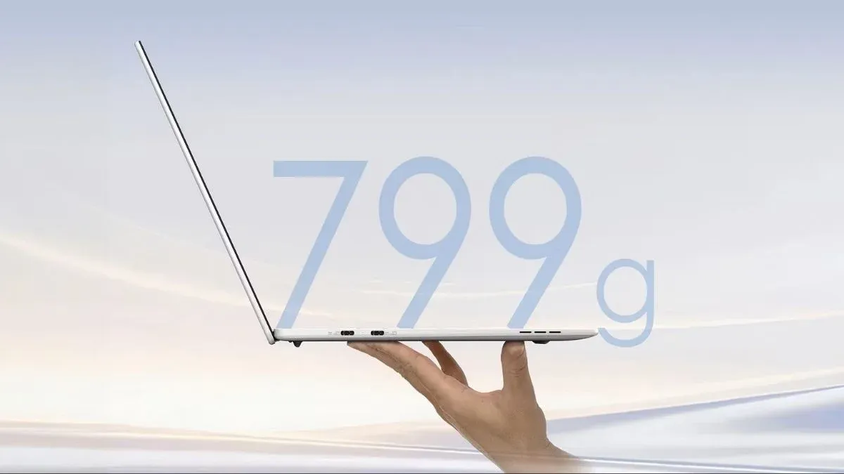 Acer Swift Blade 14 799g: ultrabook nhẹ nhất với màn OLED 3K có đáng mua?