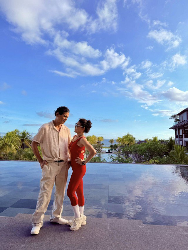 Bí quyết giữ da trẻ của mỹ nhân U50+: Thói quen mỗi ngày quan trọng hơn dao kéo