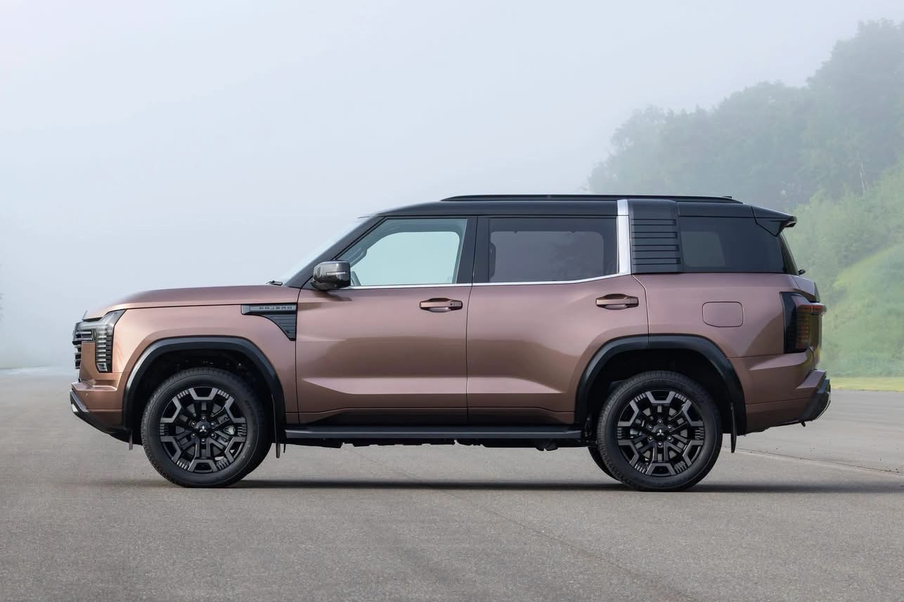 Mitsubishi Pajero trở lại: đe dọa Land Cruiser Prado hay Ford Everest?