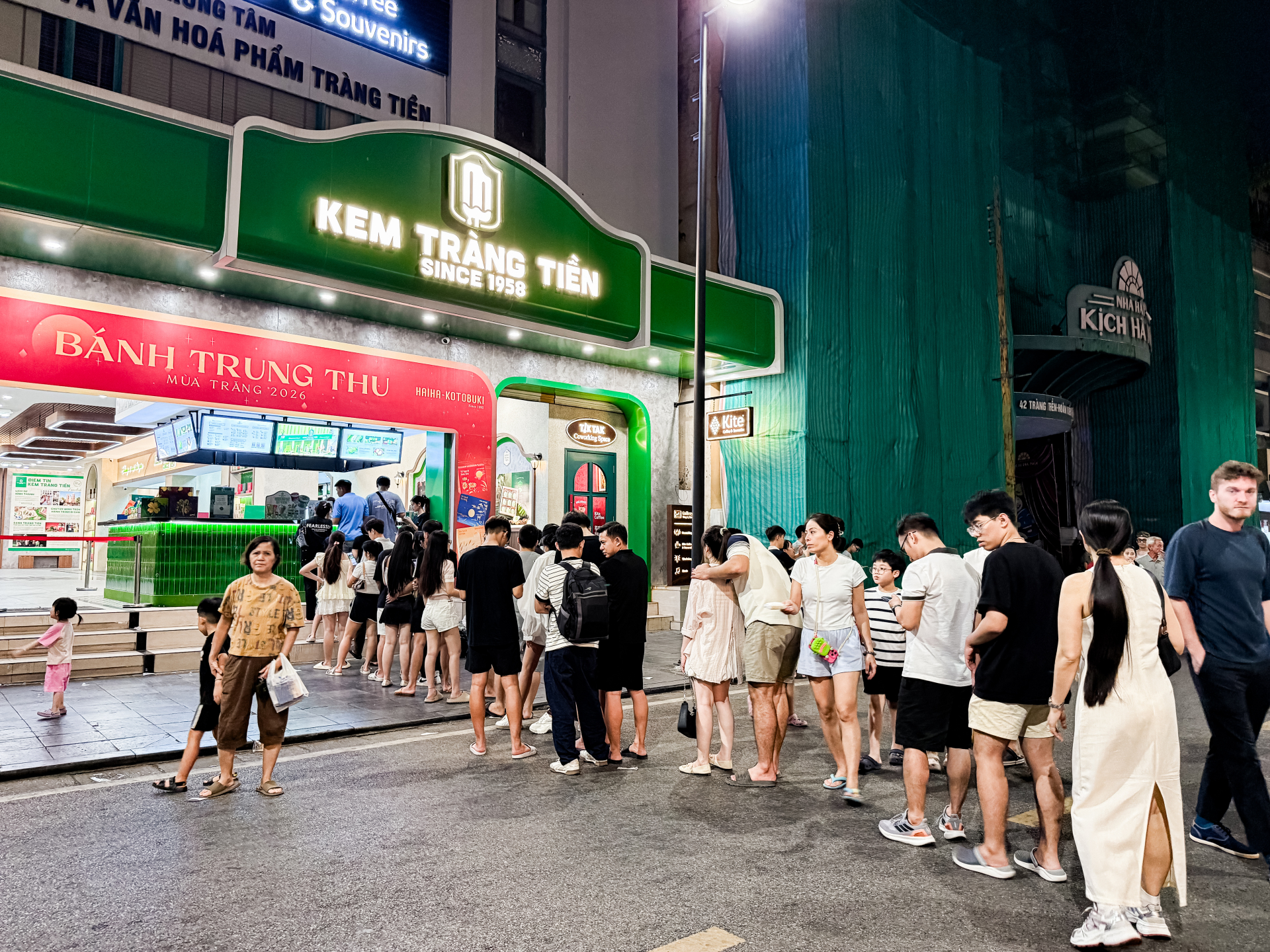 Tam Hảo, Mixue và cuộc lội ngược dòng của thương hiệu bình dân ở Hồ Gươm