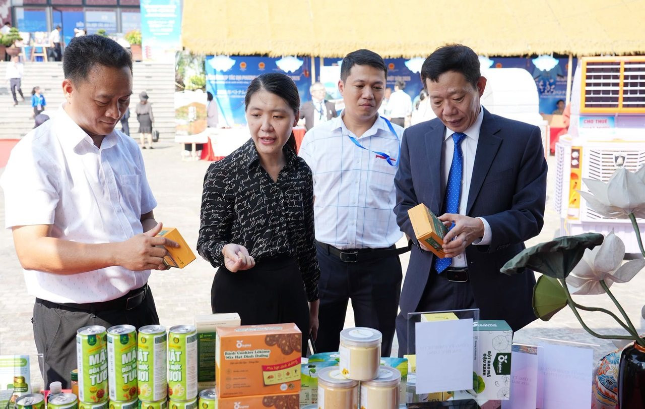 Triển lãm ảnh Việt – Nhật: Những cây cầu văn hóa qua ống kính