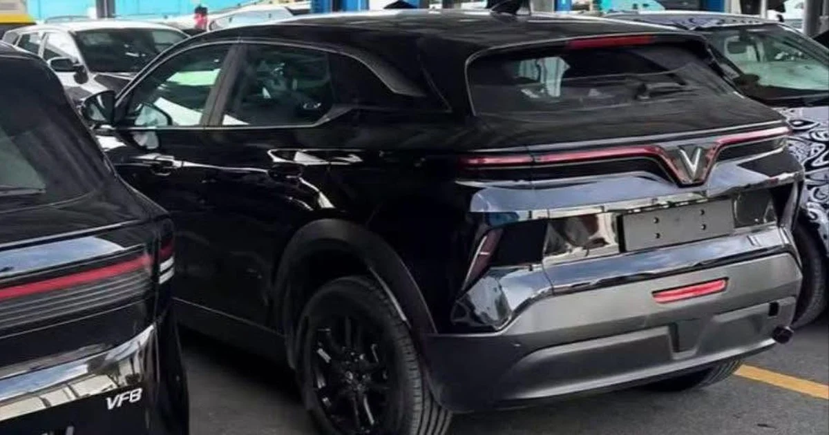 VinFast VF 6 facelift: tay nắm cửa phẳng và những đổi mới đáng chú ý