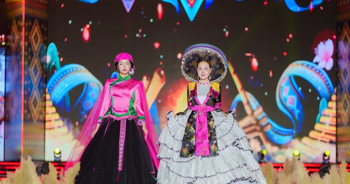 Carnaval Thổ cẩm Tây Bắc: Khi di sản bước lên sàn diễn quốc tế
