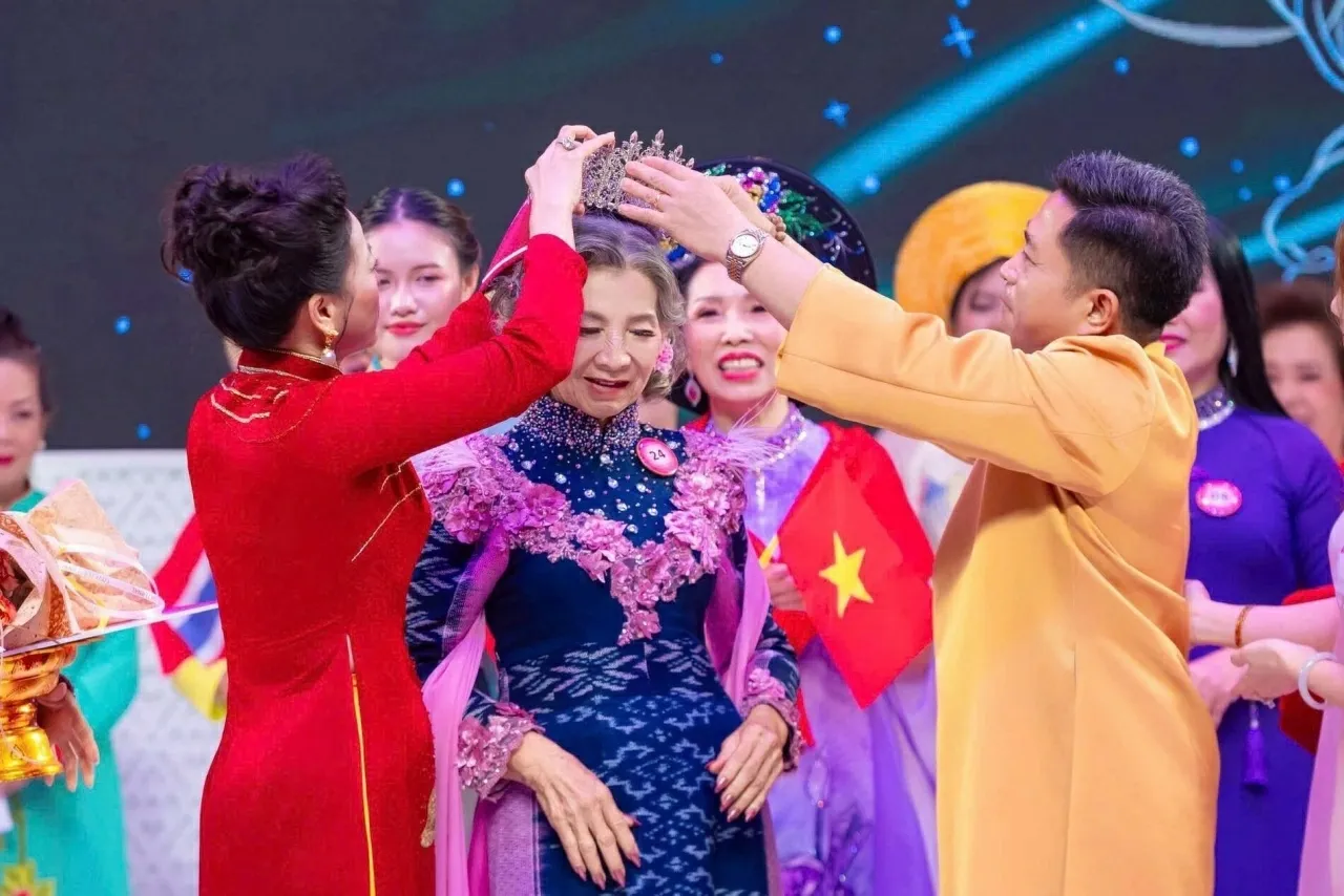 Khi áo dài Việt Nam trở thành cầu nối ngoại giao văn hóa