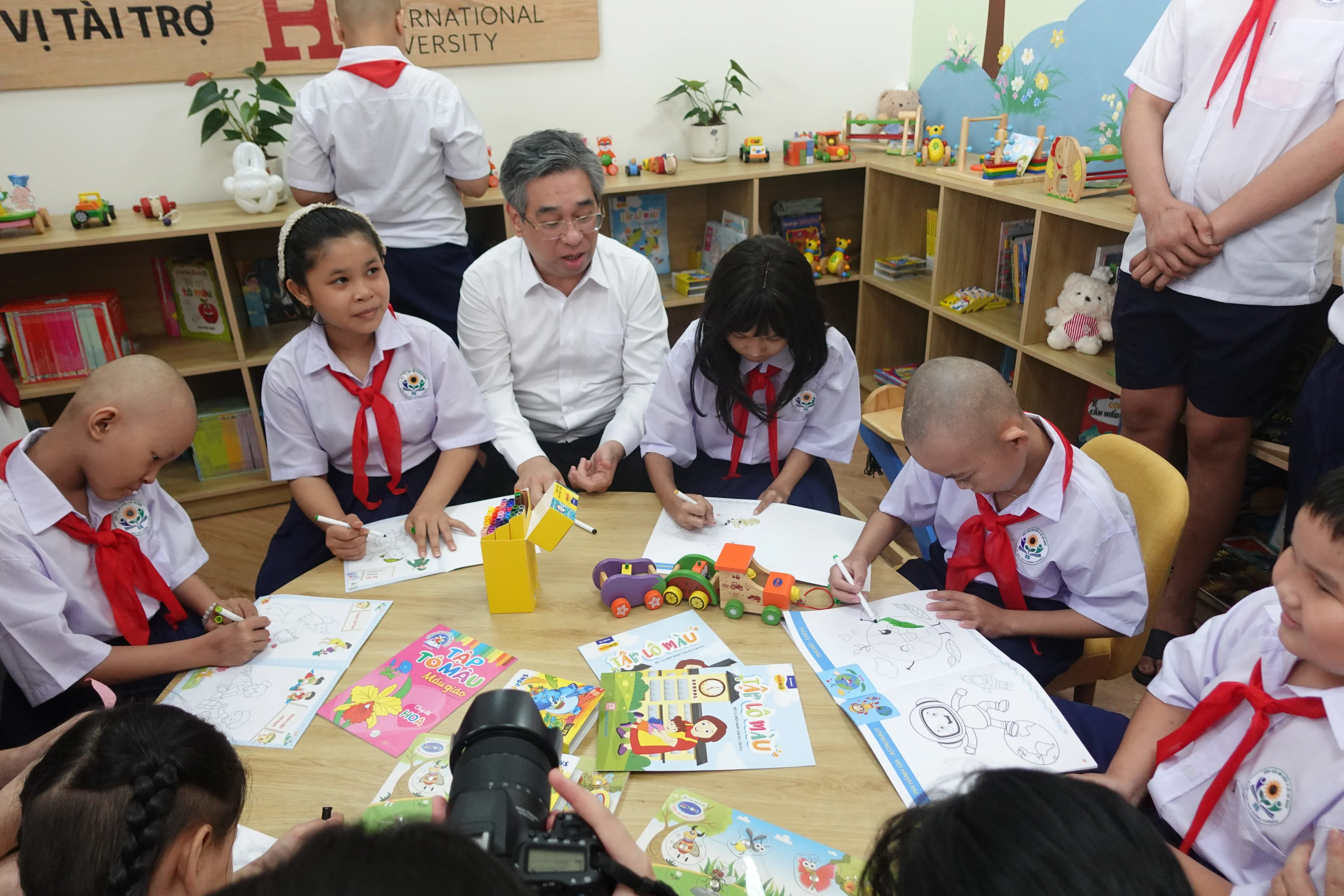 Lớp học trong bệnh viện: giữ nhịp đến trường cho bệnh nhi