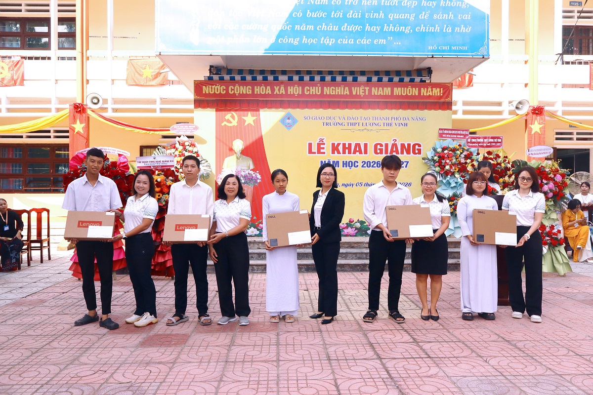 Giải golf từ thiện nối dài ước mơ đại học cho tân sinh viên khó khăn