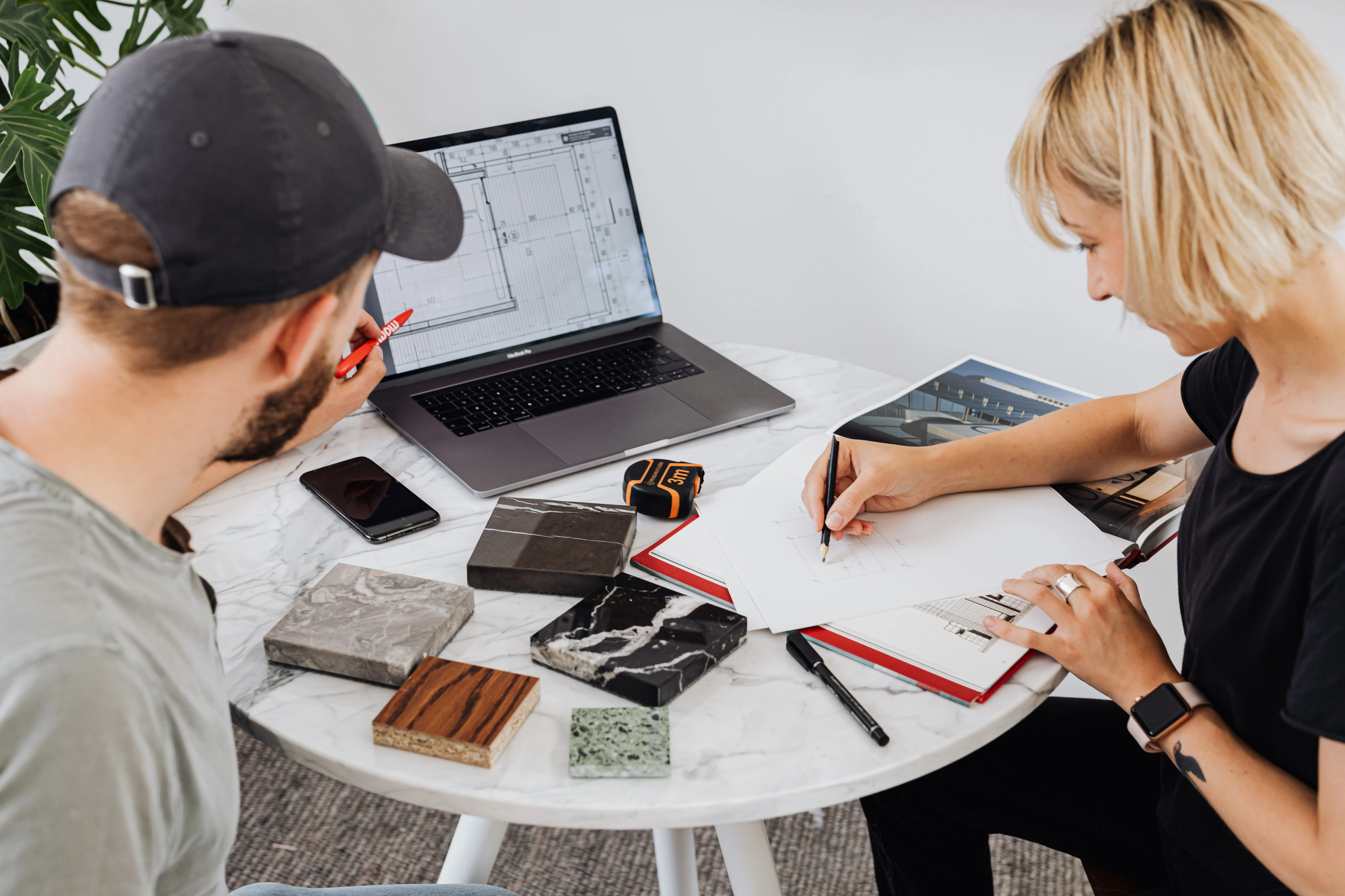 Nghề dọn rác AI: lối thoát mới hay ngõ cụt cho freelancer sáng tạo?