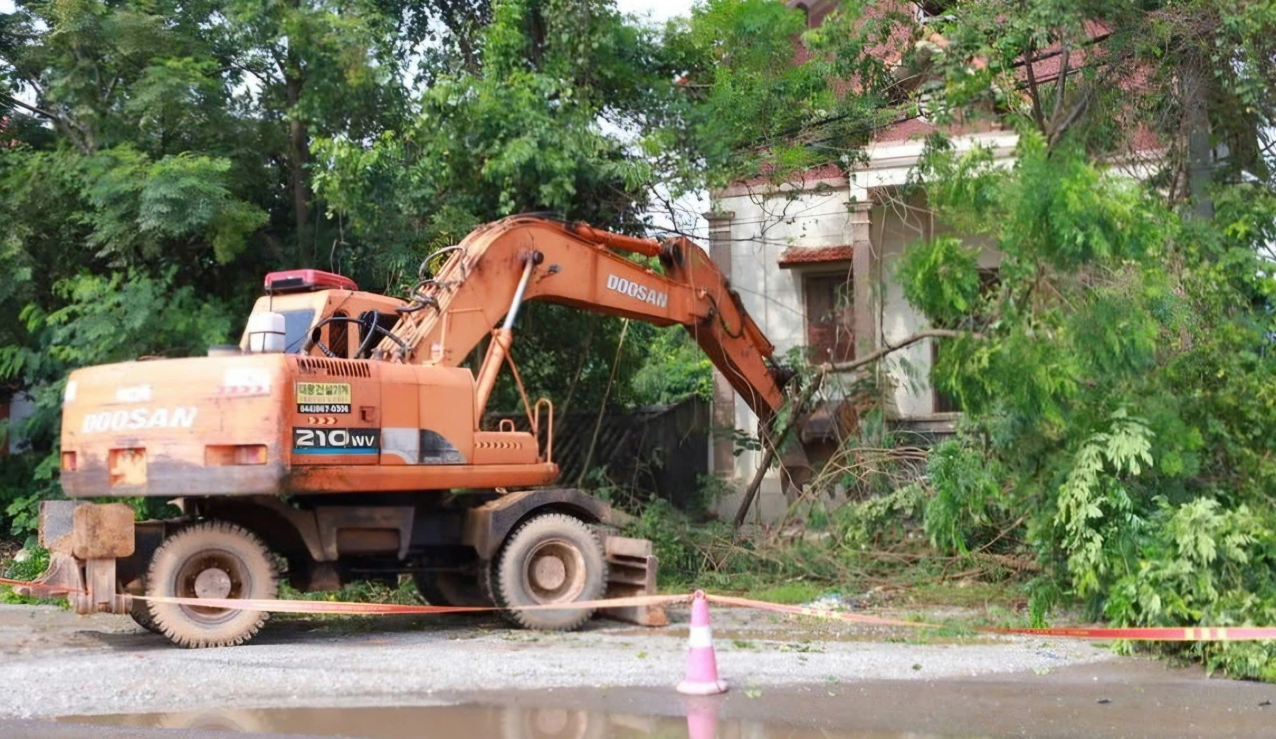 Hàng nghìn công nhân bỏ lễ Quốc khánh để đẩy nhanh cao tốc: chiến lược nào phía sau?