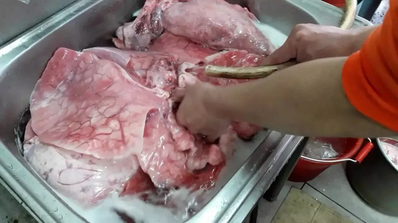 Cách nhận biết thịt lợn an toàn và bộ phận nên tránh