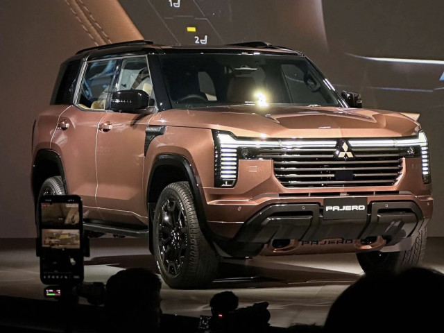 Mitsubishi Pajero thế hệ 5: SUV khung gầm rời có đủ sức đe dọa nhóm SUV địa hình cao cấp?